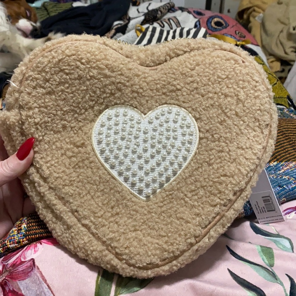 Hazelnut Sherpa Stoney Clover Heart Pouch with Pearl Heart Patch